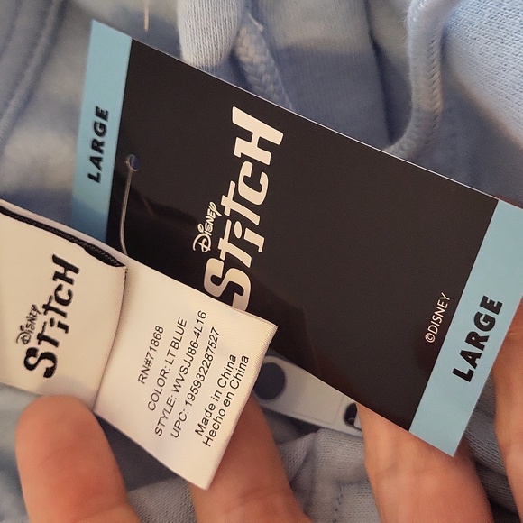 See other listing STITCH Disney full zip sweatshirt, hoodie, blue, large - Picture 13 of 15